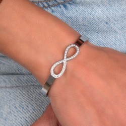 Infinity bracelet in...